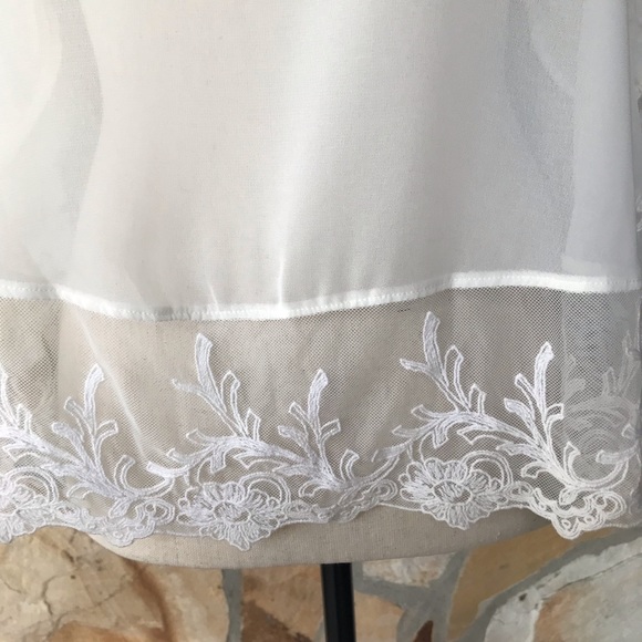 Express Off White Lace Embellished Blouse - Picture 3 of 3